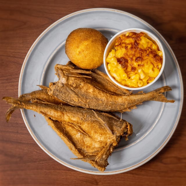 Lake Trout Dinner - 3pc.